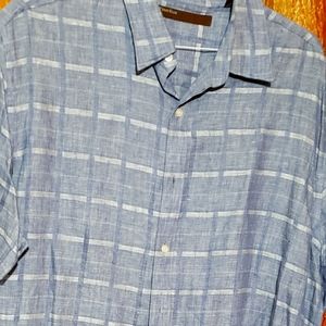 Previously loved mens short sleeve linen Perry Ellis casual button down shirt